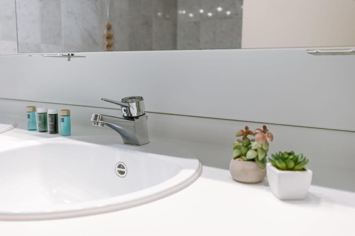 Huswell - Authentic Apartment With Terraces And Parking Knokke-Heist Eksteriør bilde