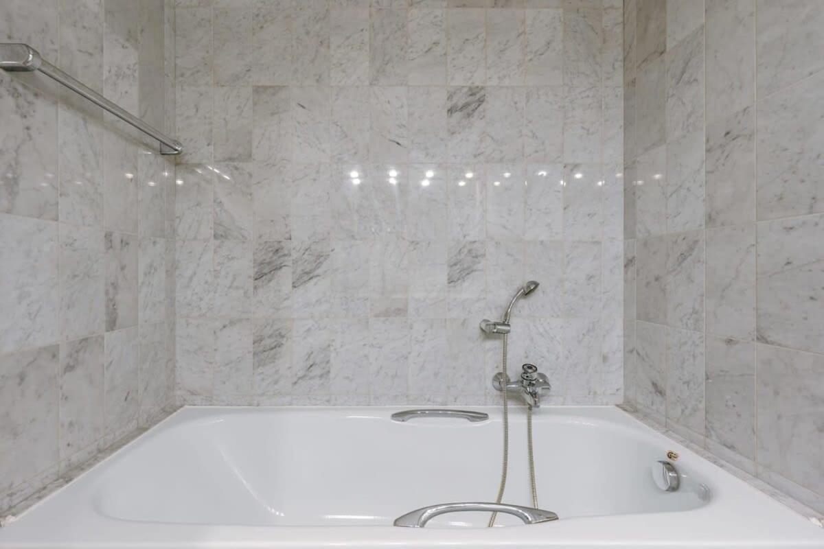 Huswell - Authentic Apartment With Terraces And Parking Knokke-Heist Eksteriør bilde